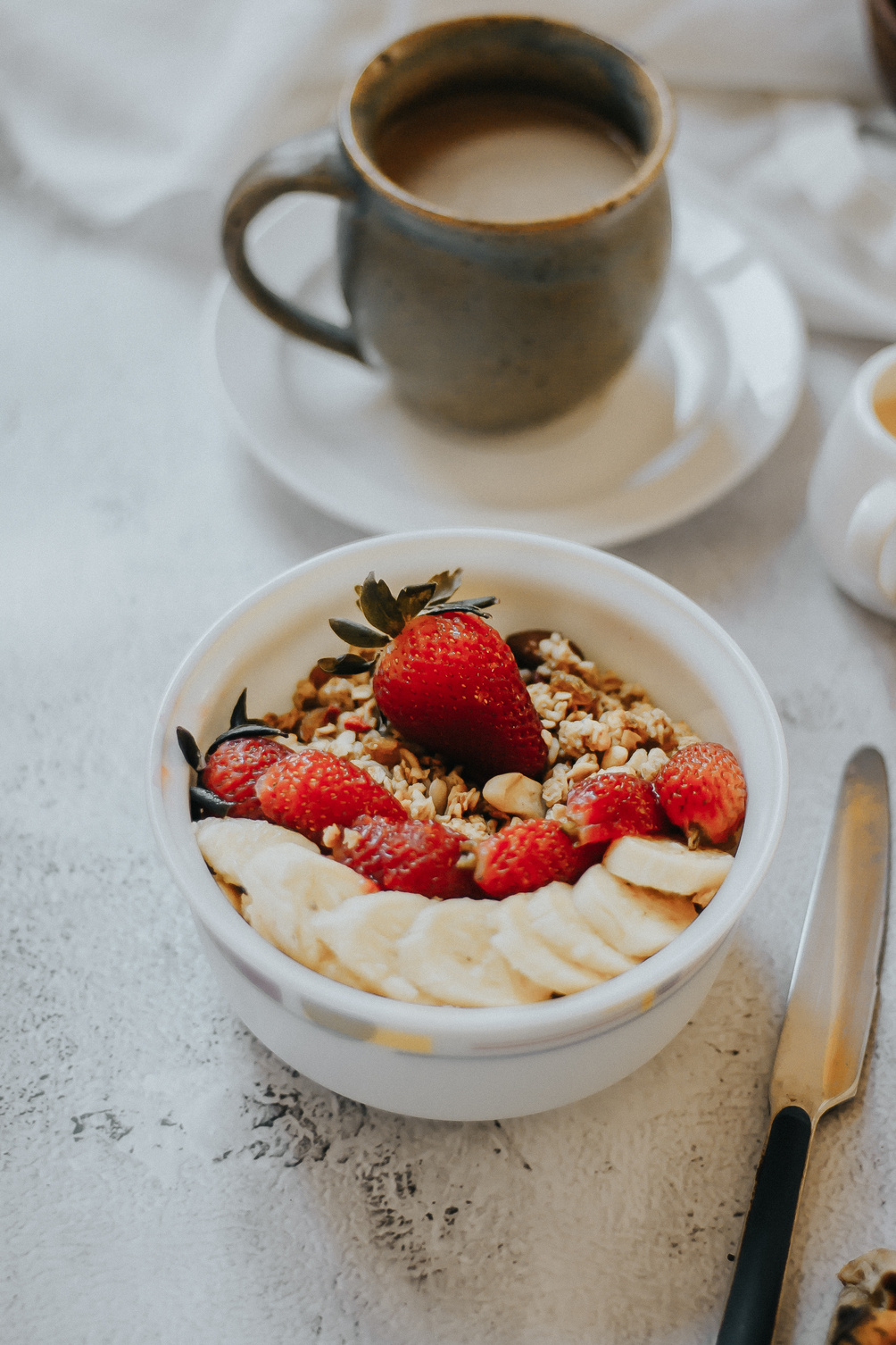 Granola with Berries and Banana